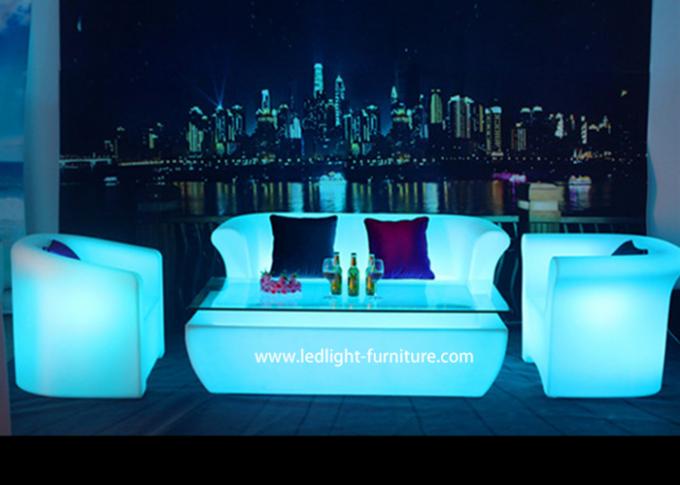 Μεγάλο RGB φως πυράκτωσης επάνω στον καναπέ με τα διπλά έπιπλα ύφους καθισμάτων KTV σύγχρονα