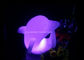 Χαριτωμένη ζωηρόχρωμη διακοπών δελφινιών παραγωγή ματιών επιτραπέζιων λαμπτήρων νύχτας ελαφριά για το δωμάτιο προμηθευτής